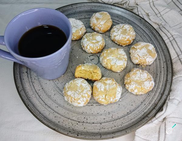 Amaretti: Biscoitos Italianos Crocantes e Saborosos! Amaretti: Biscoitos Italianos Crocantes e Saborosos!