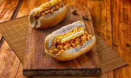 Hot Dog de Carrinho: O Segredo do Molho que Gruda na Salsicha