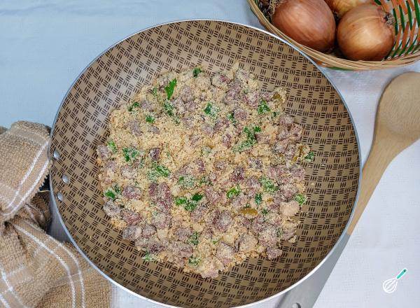 Farofa de Calabresa Crocante: O Segredo para não ficar seca Farofa de Calabresa Crocante: O Segredo para não ficar seca