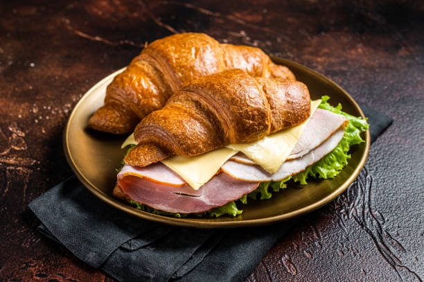 Croissant Folhado Presunto e Queijo: Segredo da Massa Leve e