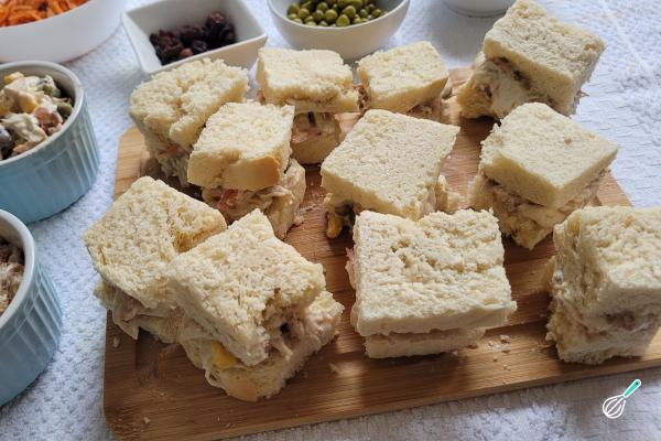 Mini Sanduíches Naturais de Festa: Truque para o Pão Ficar Macio