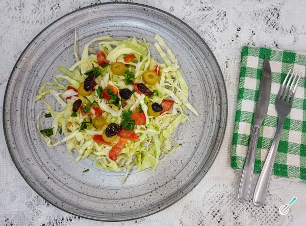 Salada Repolho e Tomate: Frescor e Sabor Único! Salada Repolho e Tomate: Frescor e Sabor Único!