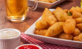 Anéis de Cebola Crocantes com Cerveja: O Segredo da Massa Leve