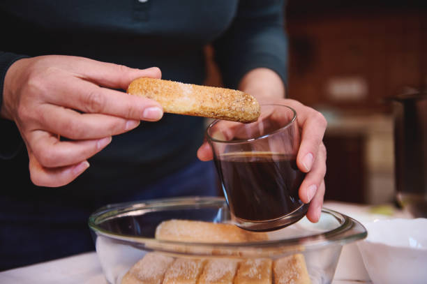 Biscoito Champagne Que Não Quebra: Segredo da Massa Leve e Biscoito Champagne Que Não Quebra: Segredo da Massa Leve e