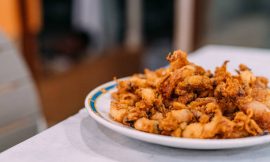 Pingos de Galinha Crocantes: O Petisco Perfeito de Boteco