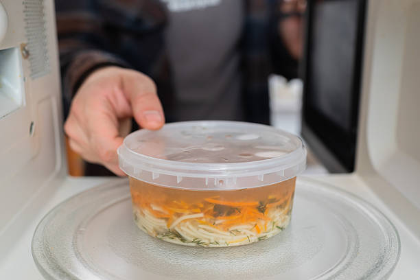 Sopa de Legumes no Micro-ondas: O Truque para Refeição Express Sopa de Legumes no Micro-ondas: O Truque para Refeição Express