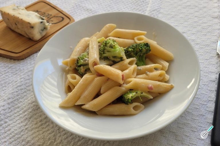 Macarrão Cremoso Gorgonzola Bacon Brócolis Sabor Intenso