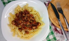 Macarrão com Linguiça Toscana: Segredo do Molho Encorpado