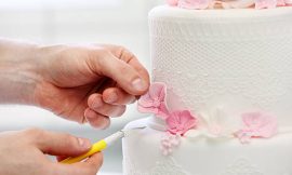 Bolo de Casamento Confeitado: Celebre com Sabor!