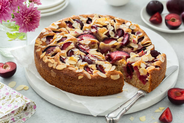 Bolo de Ameixas Molhadinho: O Segredo da Calda Inesquecível Bolo de Ameixas Molhadinho: O Segredo da Calda Inesquecível