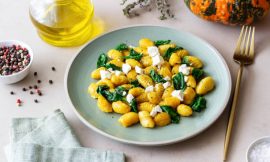 Gnocchi de Abóbora Dourado com Manteiga e Sálvia