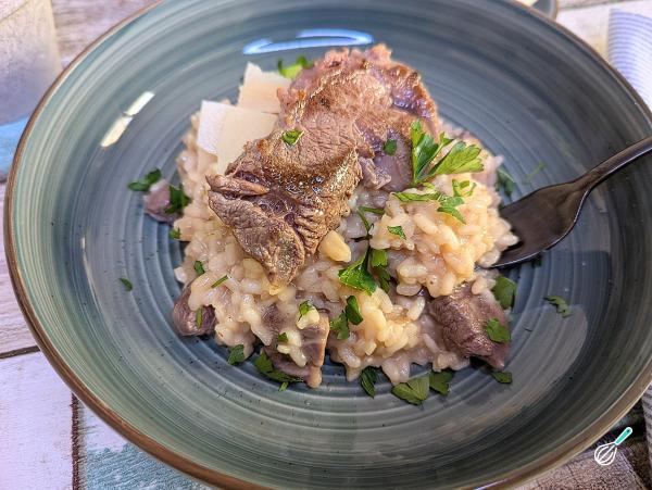 Risoto de Filé Mignon e Parmesão Cremoso Risoto de Filé Mignon e Parmesão Cremoso