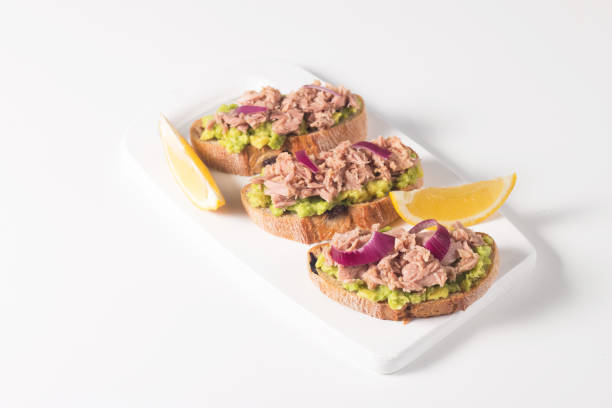 Torradas de Atum com Limão: O Segredo da Pasta Cremosa e Leve Torradas de Atum com Limão: O Segredo da Pasta Cremosa e Leve