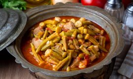 Frango Ensopado com Quiabo: Sabor Mineiro Tradicional