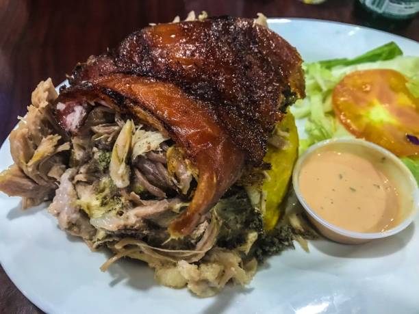 Pernil Assado Suculento: O Segredo da Carne que Desmancha Pernil Assado Suculento: O Segredo da Carne que Desmancha