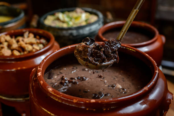 Feijoada Carioca: Sabor Autêntico do Brasil na Sua Mesa Feijoada Carioca: Sabor Autêntico do Brasil na Sua Mesa