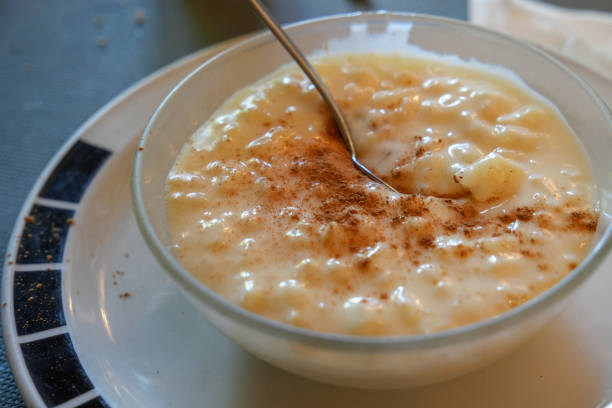 Arroz Doce com Ovos Nevados: O Segredo da Textura Cremosa