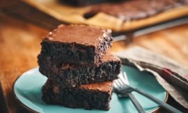 Ovo de Páscoa na Travessa: Segredo do Brownie com Maracujá