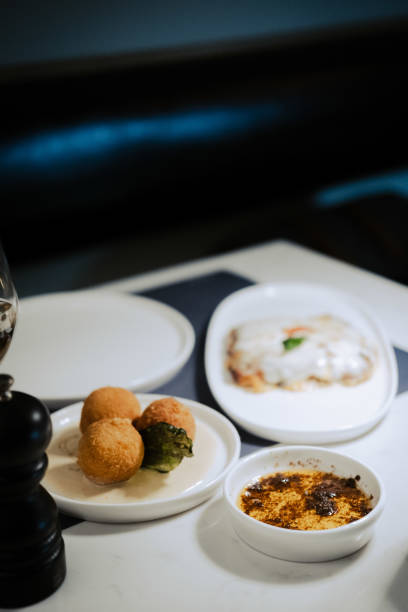 Bolinho de Arroz e Mussarela: Petisco Crocante e Cremoso