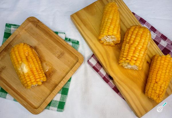 Milho no Microondas: Sabor Rápido em 10 Minutos! Milho no Microondas: Sabor Rápido em 10 Minutos!