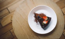 Torta de Bombom Cremosa: O Segredo para Não Enjoar