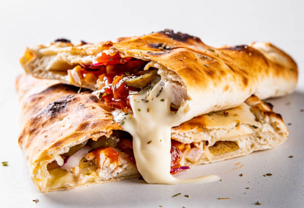Calzone de Frango Cremoso: O Segredo para a Massa Não Rasgar