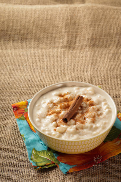 Canjica com Amendoim Cremosa: A Melhor Receita! Canjica com Amendoim Cremosa: A Melhor Receita!