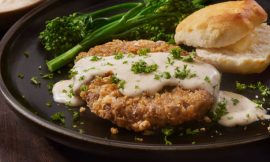 Bife à Milanesa com Purê: Segredo da Crocância Perfeita