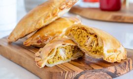 Trouxinha de Frango Fofinha: O Segredo da Massa que Desmancha