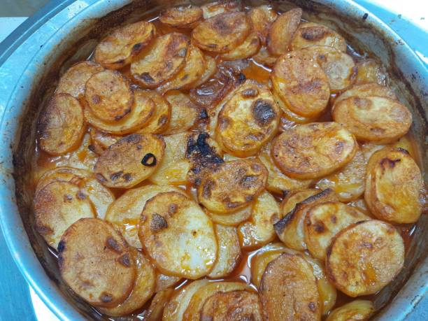 Bolo de Carne Rápido e Suculento com Molho Caseiro Bolo de Carne Rápido e Suculento com Molho Caseiro