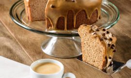 Bolo de Claras e Creme de Café Aerado Leve