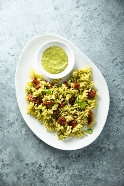 Salada Tomate Pesto: O Truque de Bistrô para Fazer em Casa