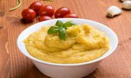 Polenta Cremosa com Bolonhesa Clássica: Sabor e Conforto