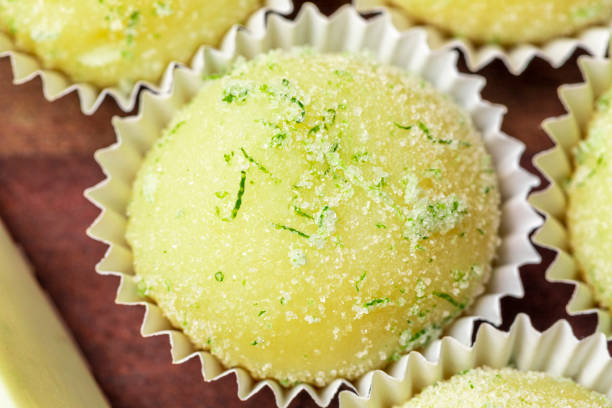Trufas de Limão Palito: Segredo para o Docinho Perfeito Trufas de Limão Palito: Segredo para o Docinho Perfeito