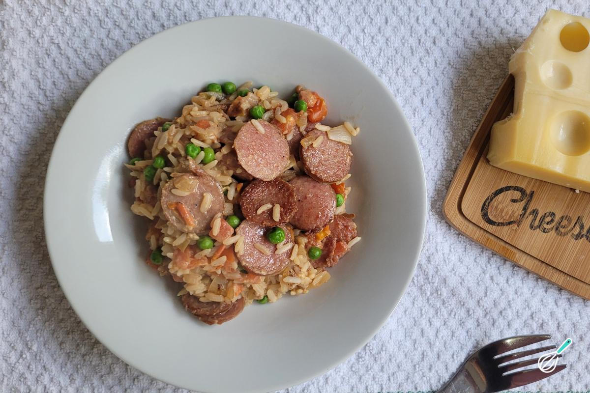 Arroz Cremoso com Linguiça: Rápido e Delicioso Arroz Cremoso com Linguiça: Rápido e Delicioso