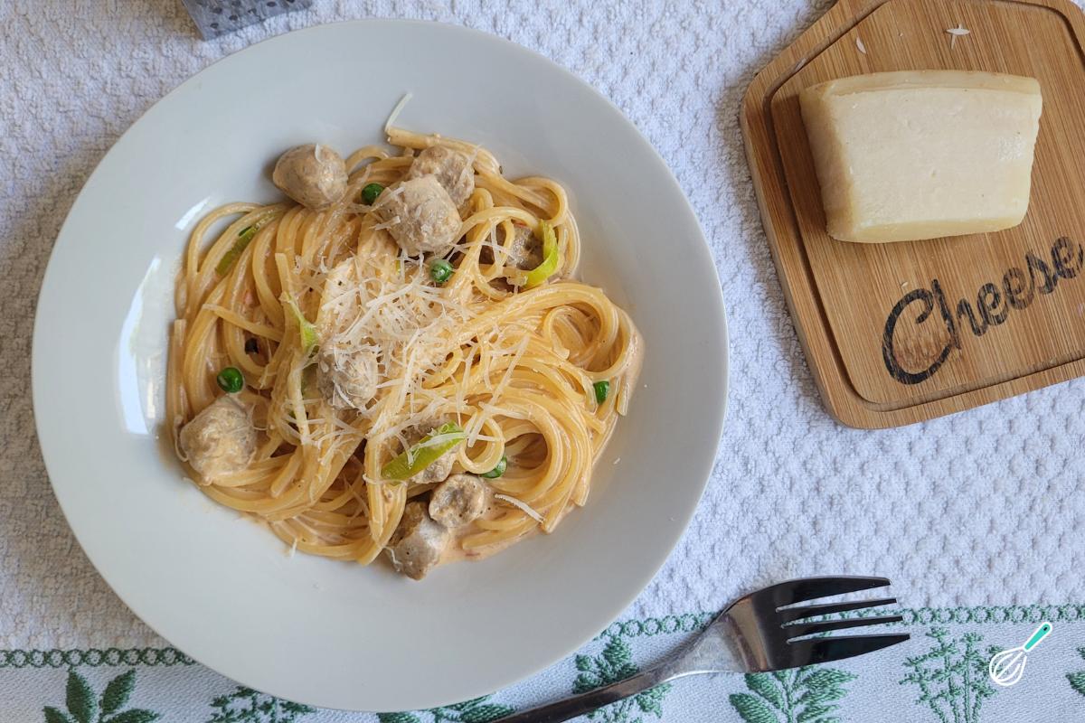 Macarrão cremoso linguiça toscana Macarrão cremoso linguiça toscana