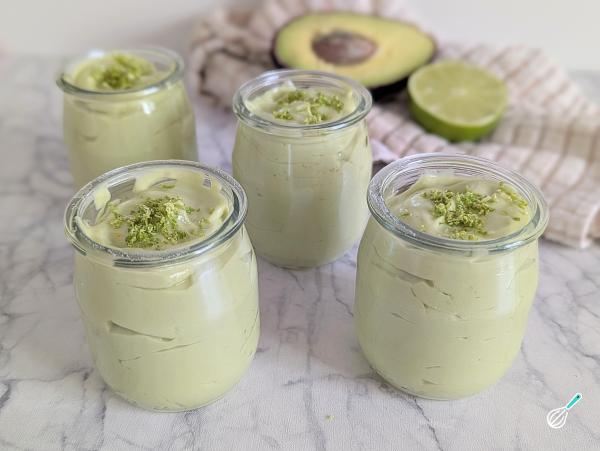 Mousse de Abacate e Limão: Leve e Refrescante Mousse de Abacate e Limão: Leve e Refrescante