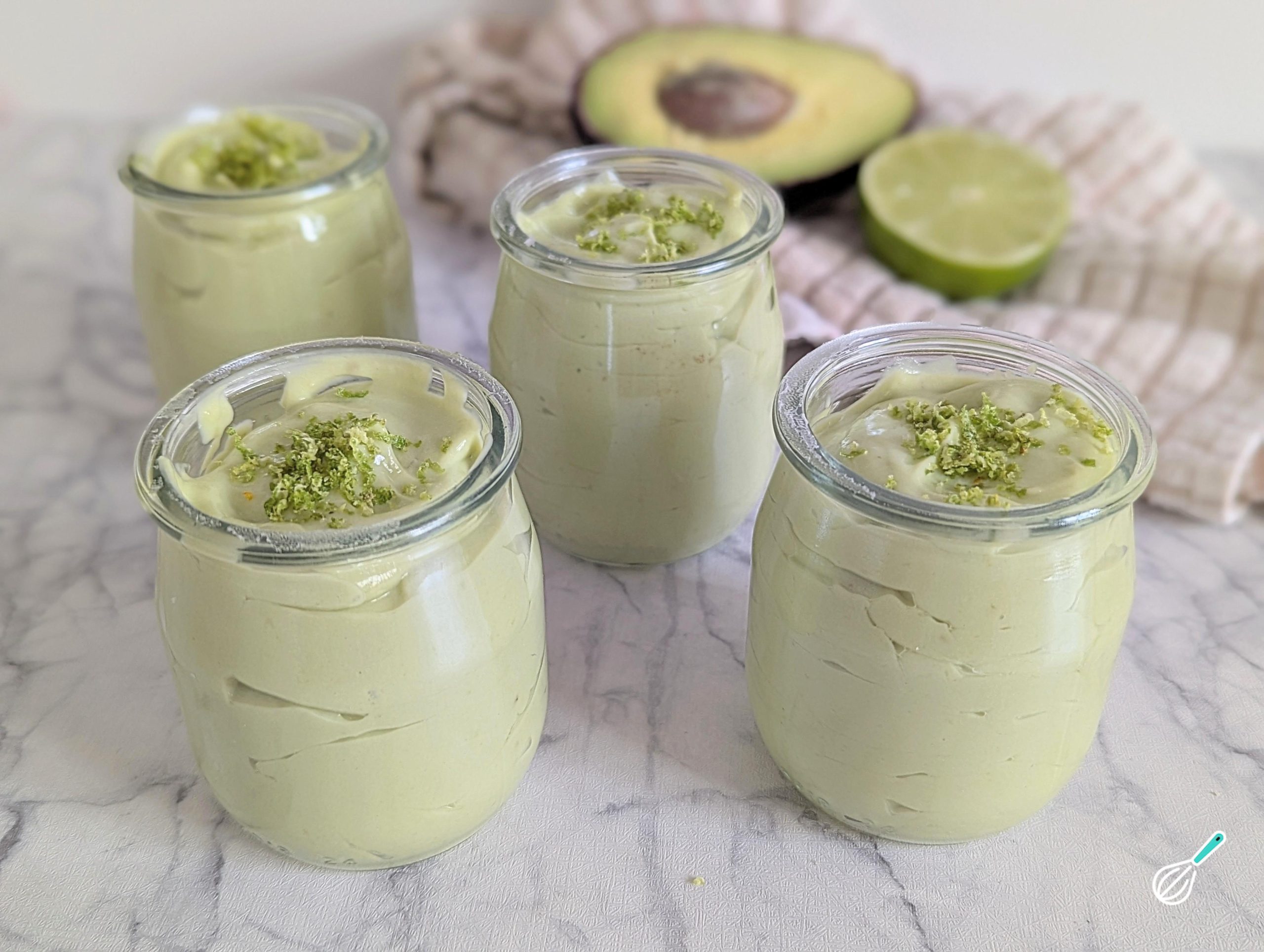 Mousse de Abacate e Limão: Leve e Refrescante Mousse de Abacate e Limão: Leve e Refrescante