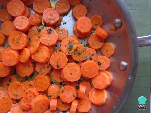 Cenoura cozida simples e saudável