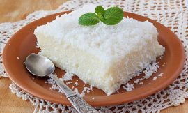 Bolo de Mandioca e Coco: Clássico Cremoso Brasileiro