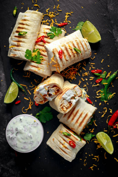 Burritos Mexicanos Caseiros: Receita Fácil e Suculenta Burritos Mexicanos Caseiros: Receita Fácil e Suculenta