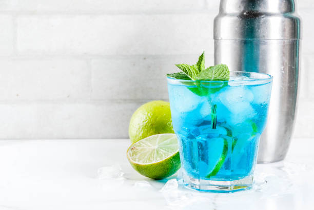 Lagoa Azul Refrescante: O Drink Azul que Marca Qualquer Festa