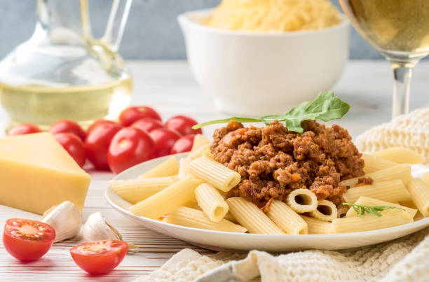 Penne Mediterrâneo: O Segredo para uma Massa Leve e Saborosa Penne Mediterrâneo: O Segredo para uma Massa Leve e Saborosa