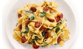 Massa Caseira Fácil: Receita de Macarrão com 4 Ingredientes