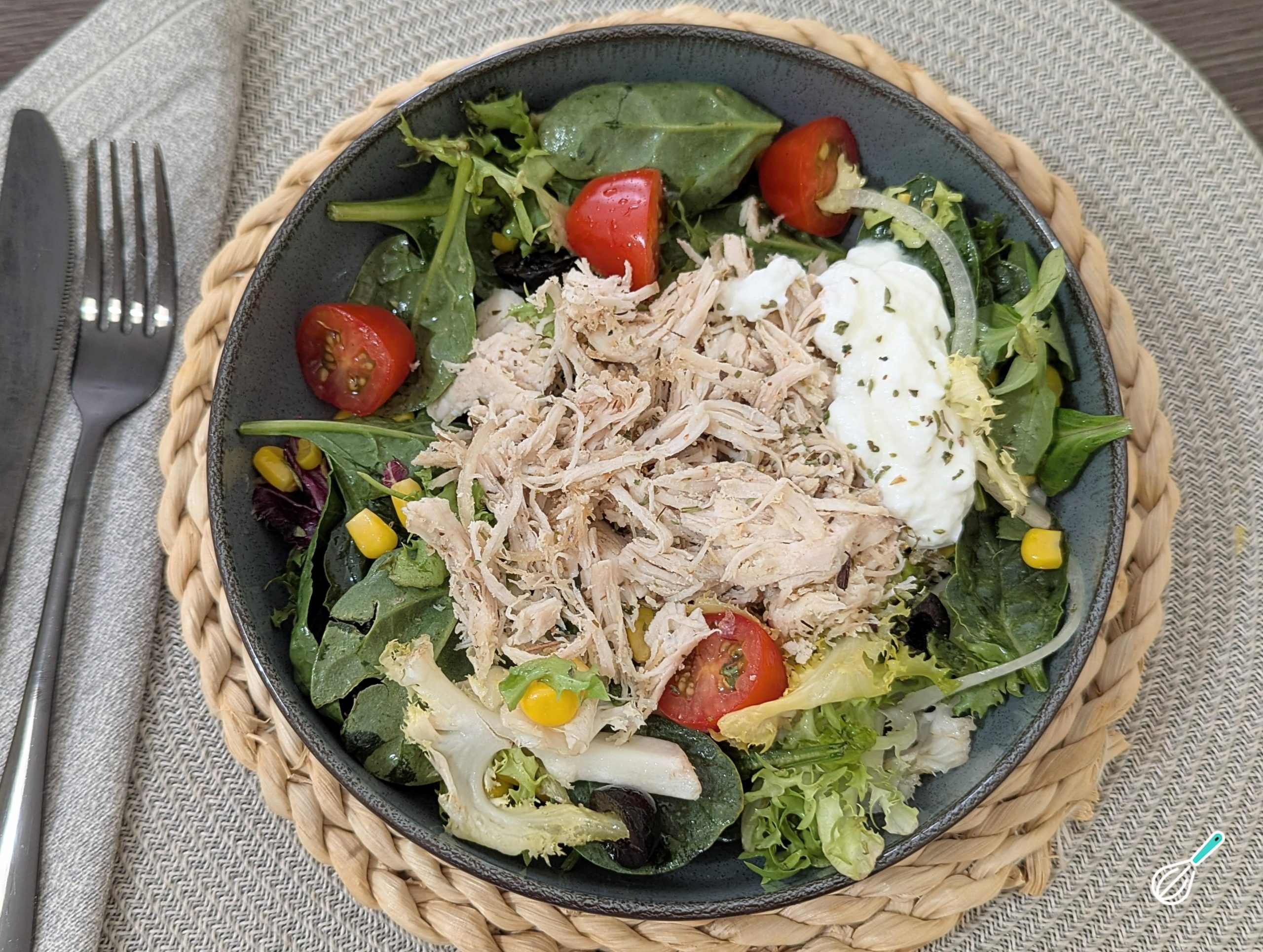 Salada de Frango Desfiado com Iogurte: Leveza e Sabor