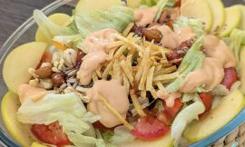 Salada Crocante Rose: Uma Explosão de Sabor e Frescor