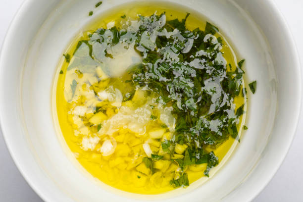 Molho Vinagrete Clássico: Receita Rápida e Versátil Molho Vinagrete Clássico: Receita Rápida e Versátil