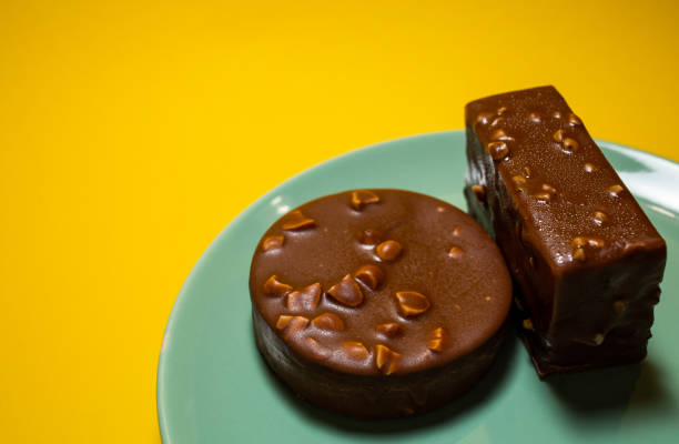 Cobertura de Chocolate Cremosa: Segredo para Brilho Intenso Cobertura de Chocolate Cremosa: Segredo para Brilho Intenso