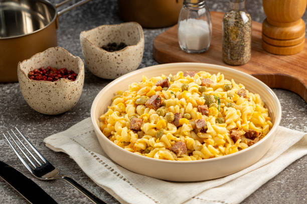Fritada de Macarrão: Rápida, Versátil e Deliciosa Fritada de Macarrão: Rápida, Versátil e Deliciosa