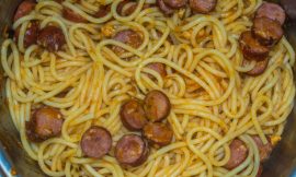 Entulhão: Macarrão Cremoso e Completo com Bacon e Calabresa